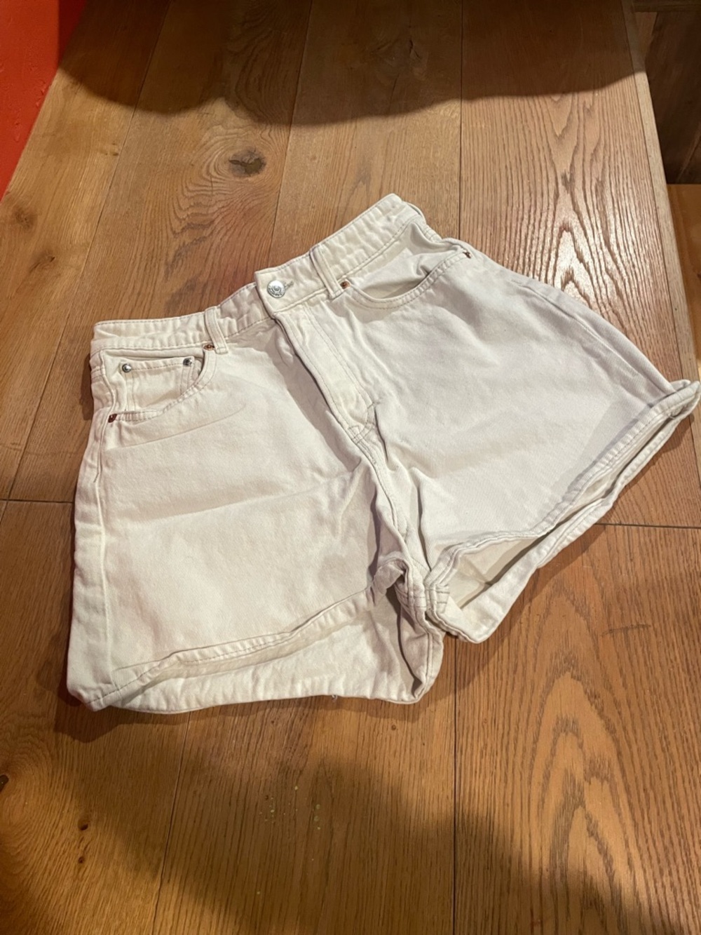Cream/ White Women's Denim Shortsio